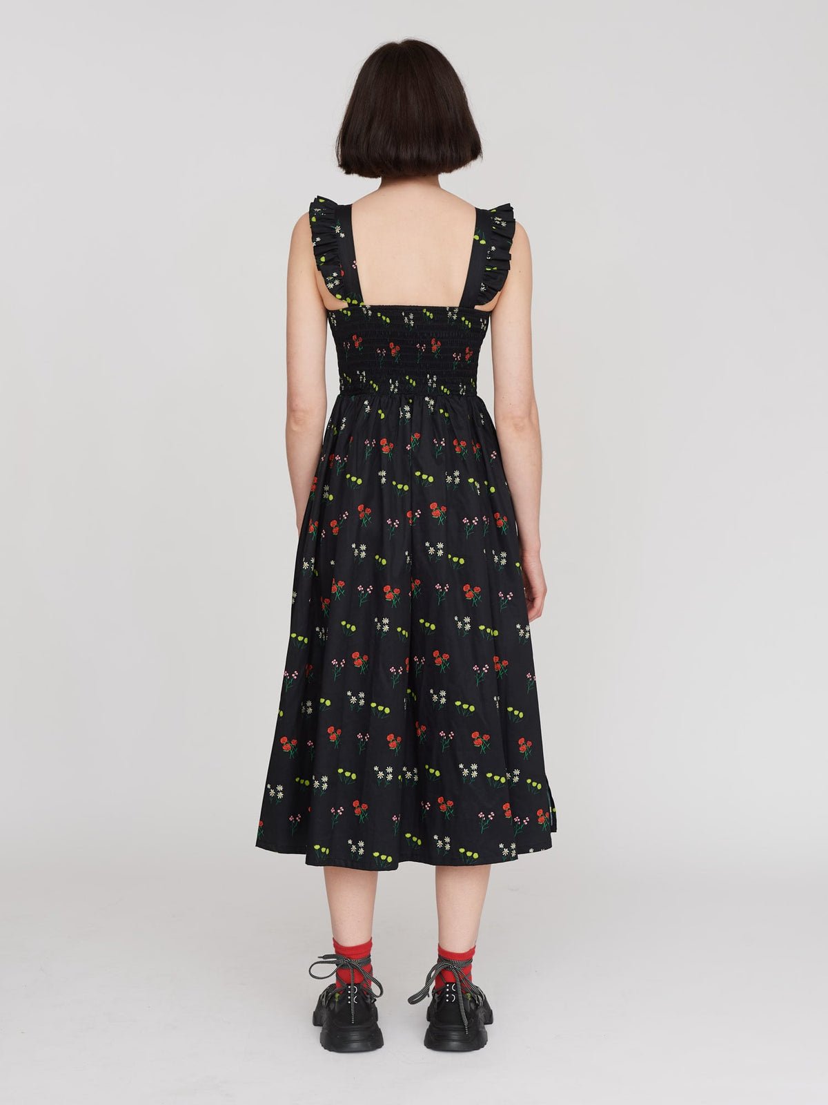 model:Misha wears size 8 and is 5’9”