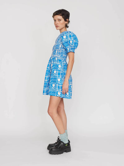 model:Momo wears size 8 and is 5’9”