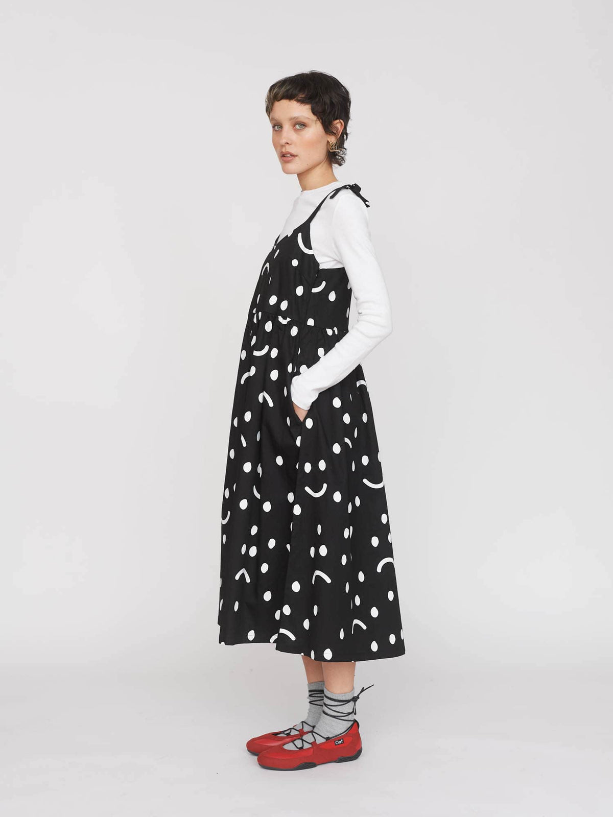 model:Momo wears size 8 and is 5’9”