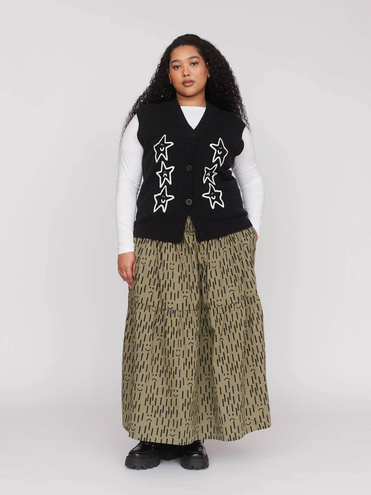model:Zaynab wears size 18 and is 5’8”, collection-curve,