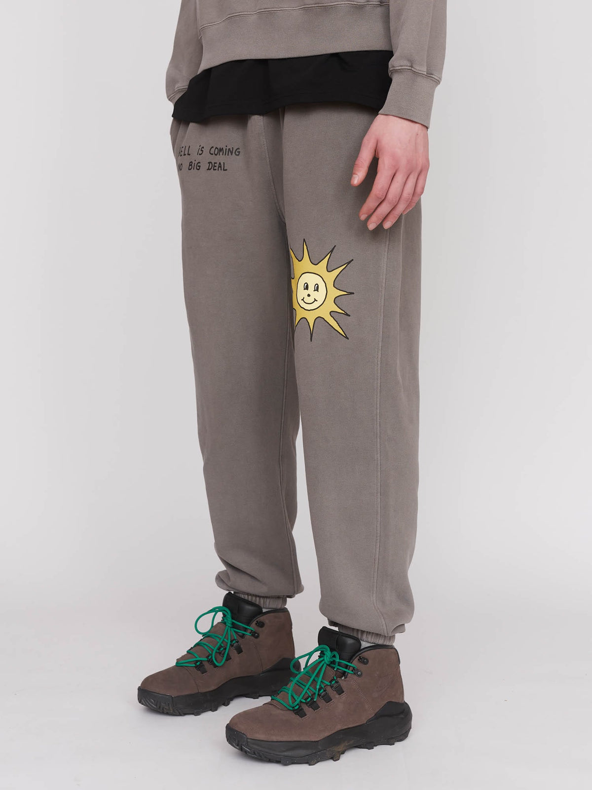 model:Harry wears size M and is 6’2”,collection-mens-sale