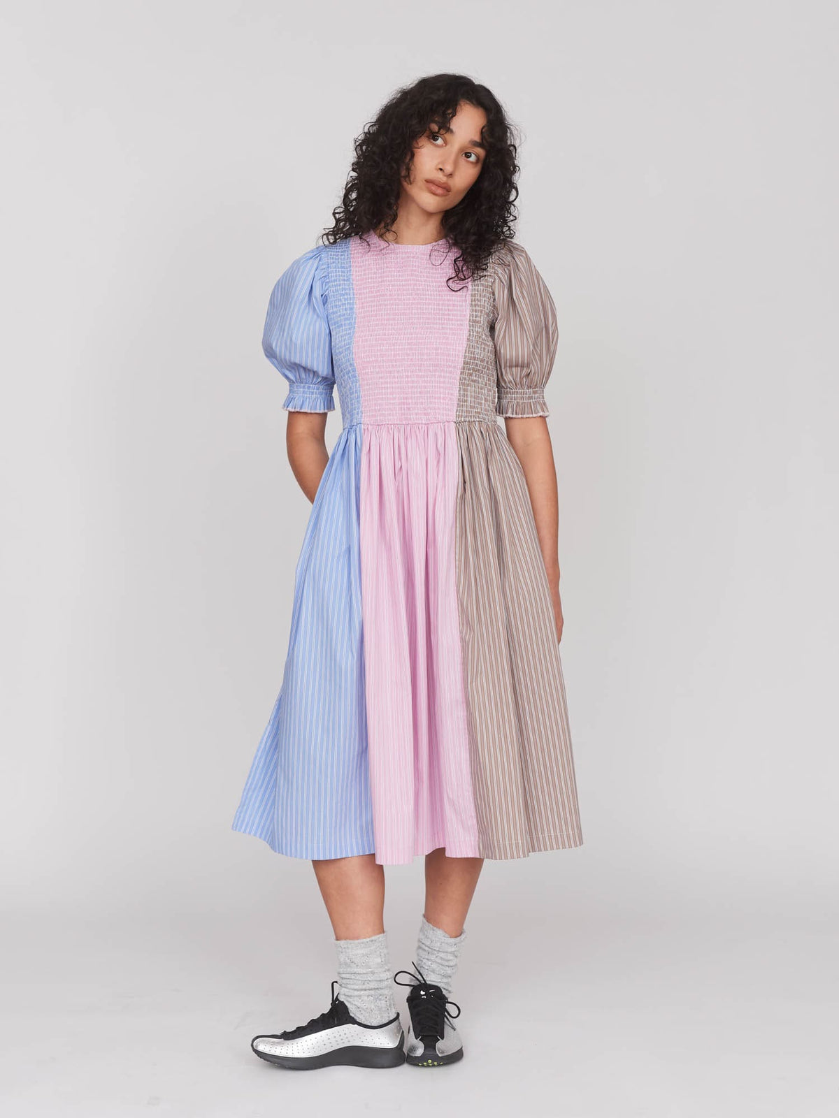 model:Seren wears size 8 and is 5’8”