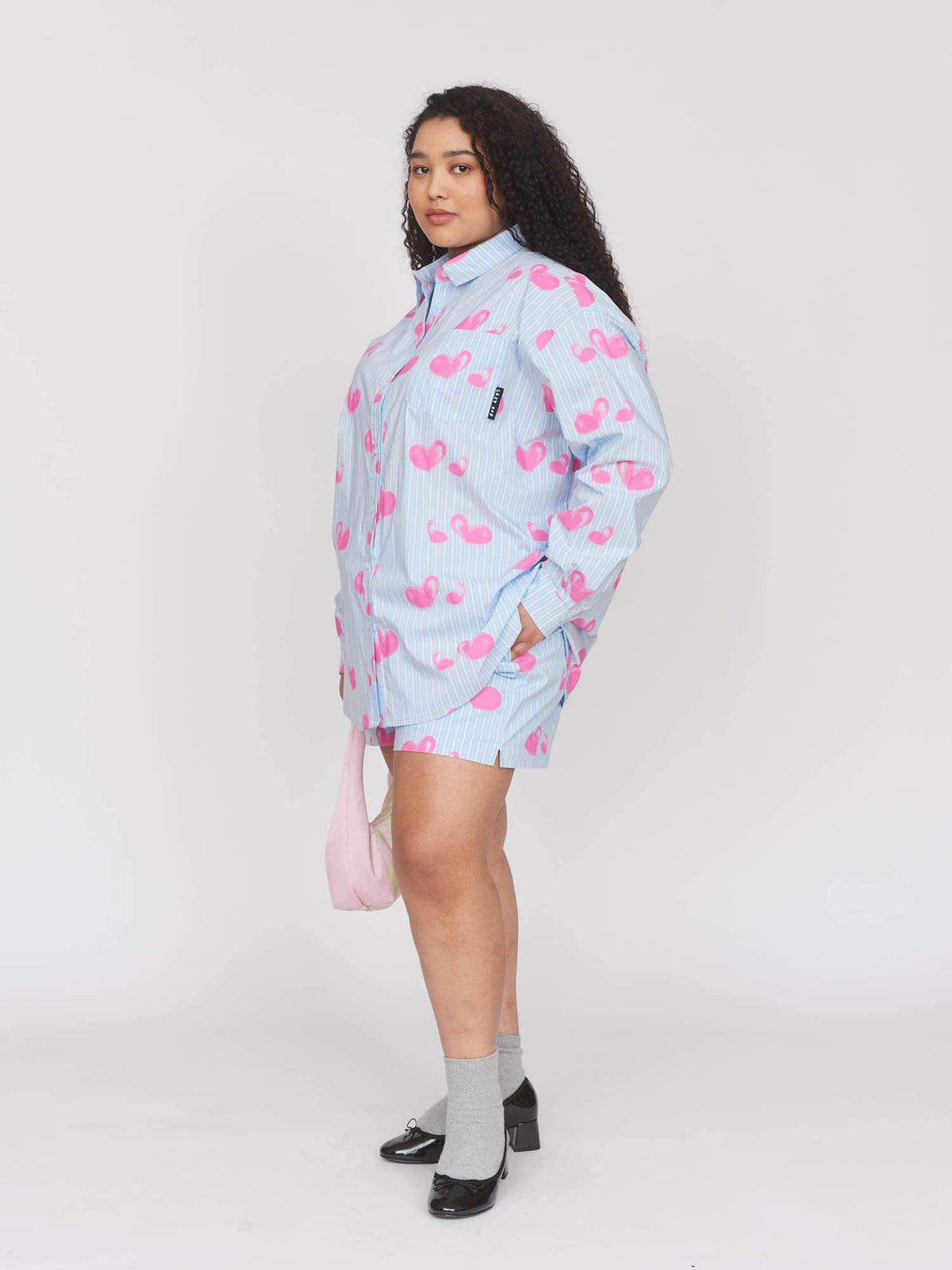 model:Zaynab wears size XXL and is 5’8”