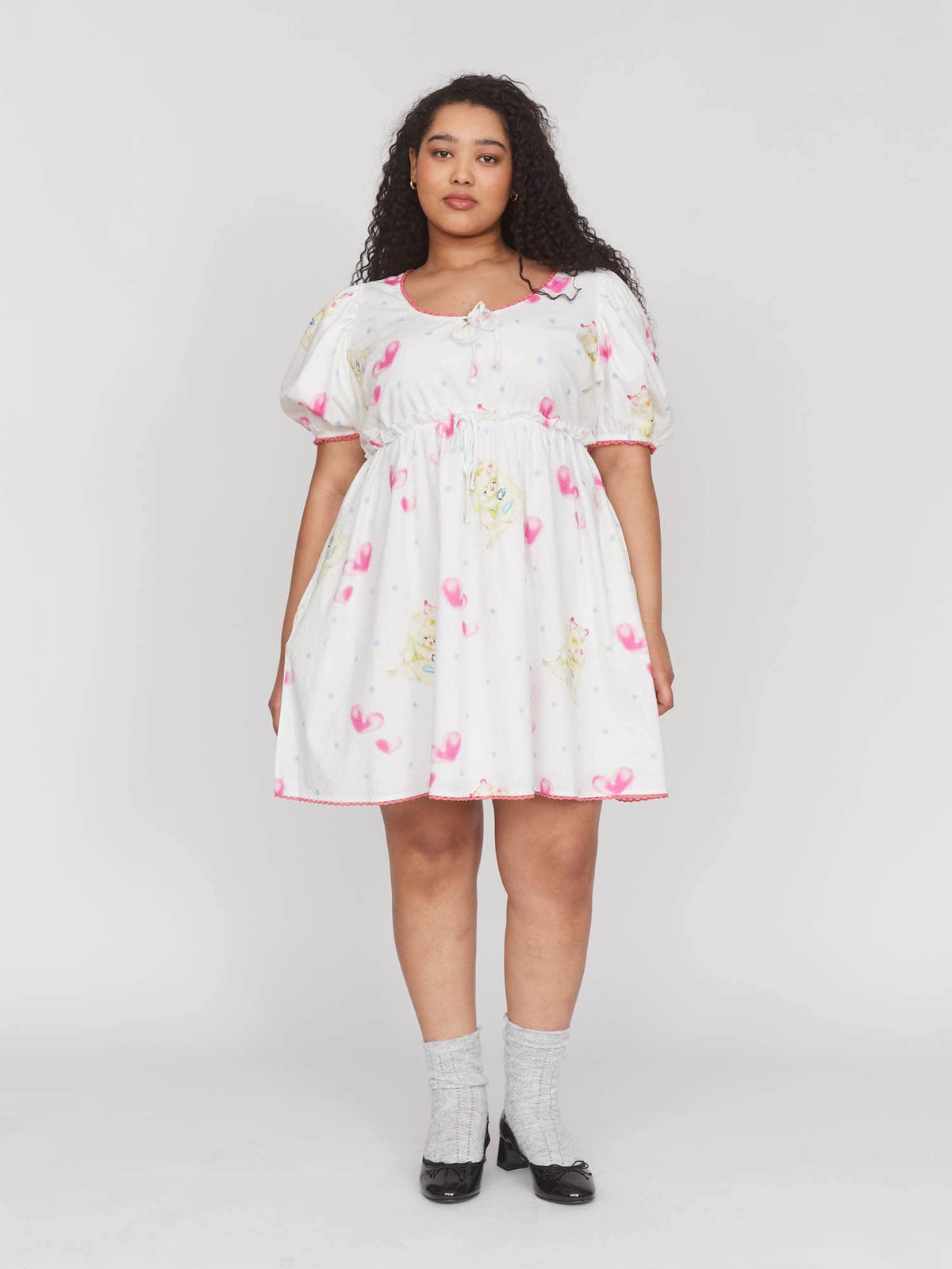 model:Zaynab wears size XXL and is 5’8”
