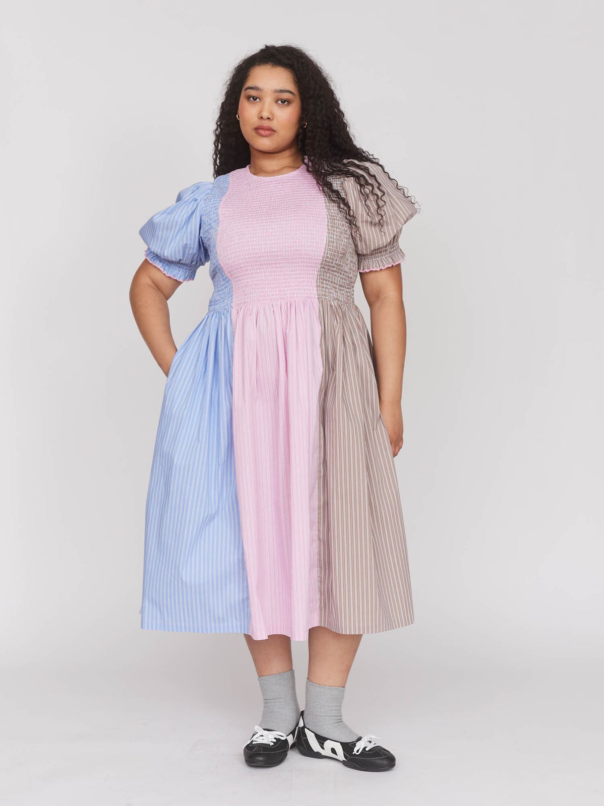 model:Zaynab wears size 18 and is 5’8”, 