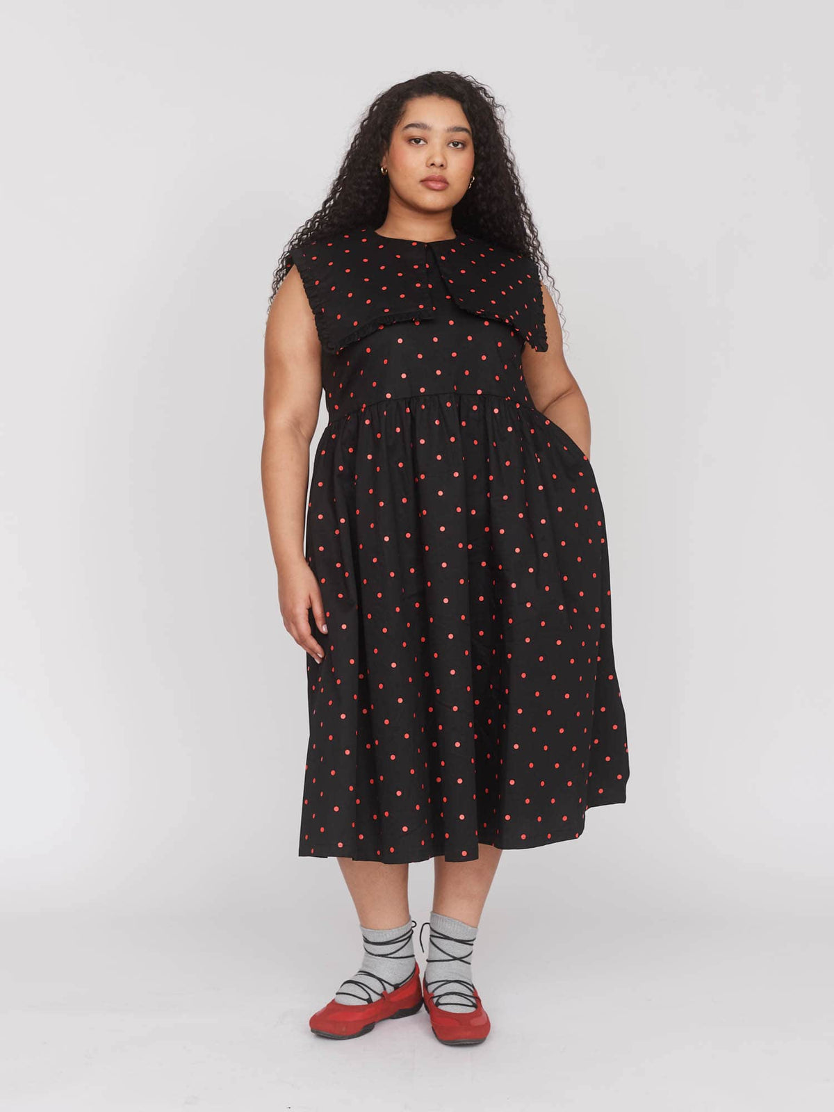 collection-curve, model:Zaynab wears size XXL and is 5’8”