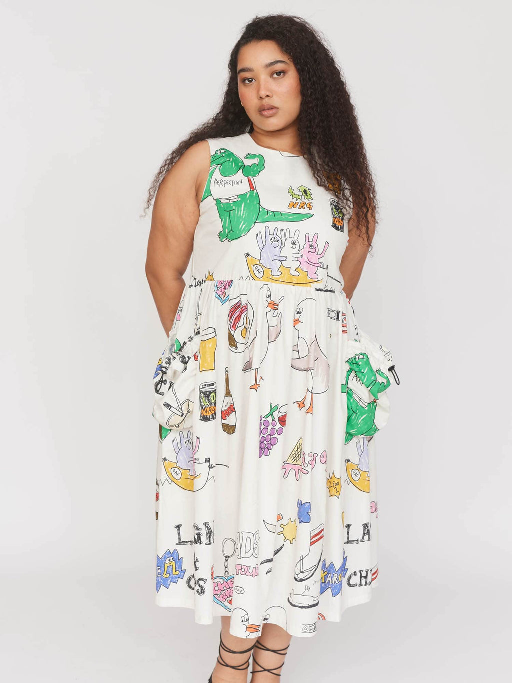 model:Zaynab wears size XXL and is 5’8”