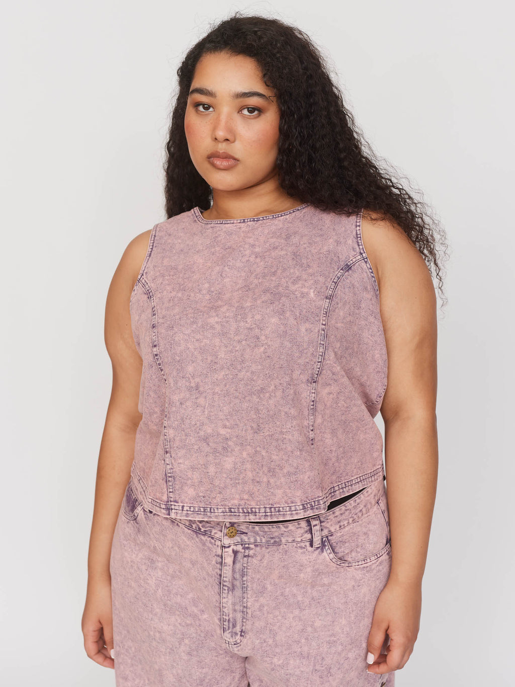 collection-curve, model:Zaynab wears size XXL and is 5’8”