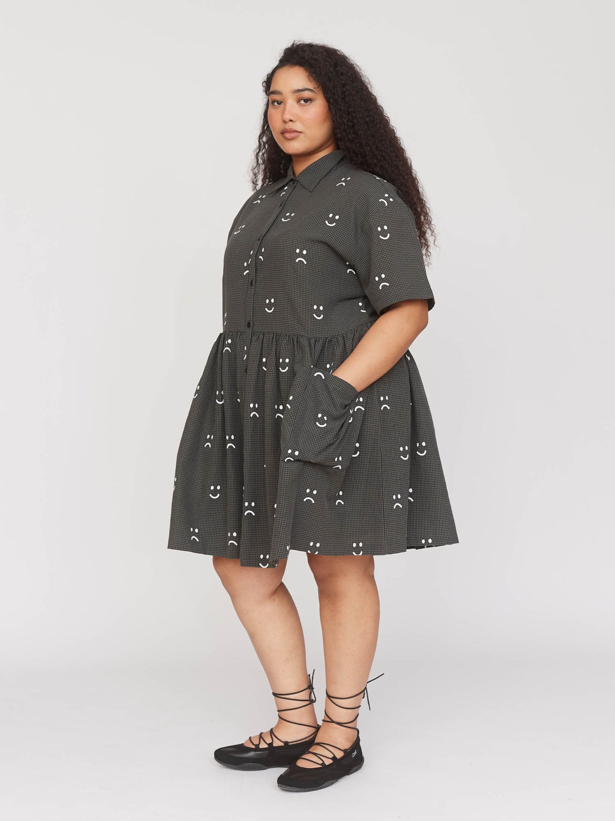 model:Zaynab wears size 18 and is 5’8”