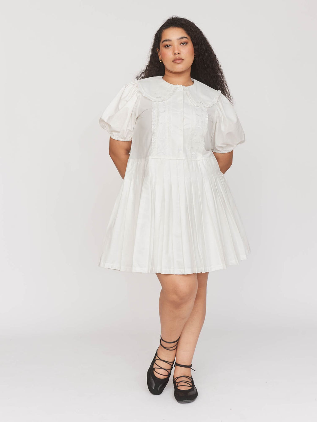 collection-curve, model:Zaynab wears size XXL and is 5’8”