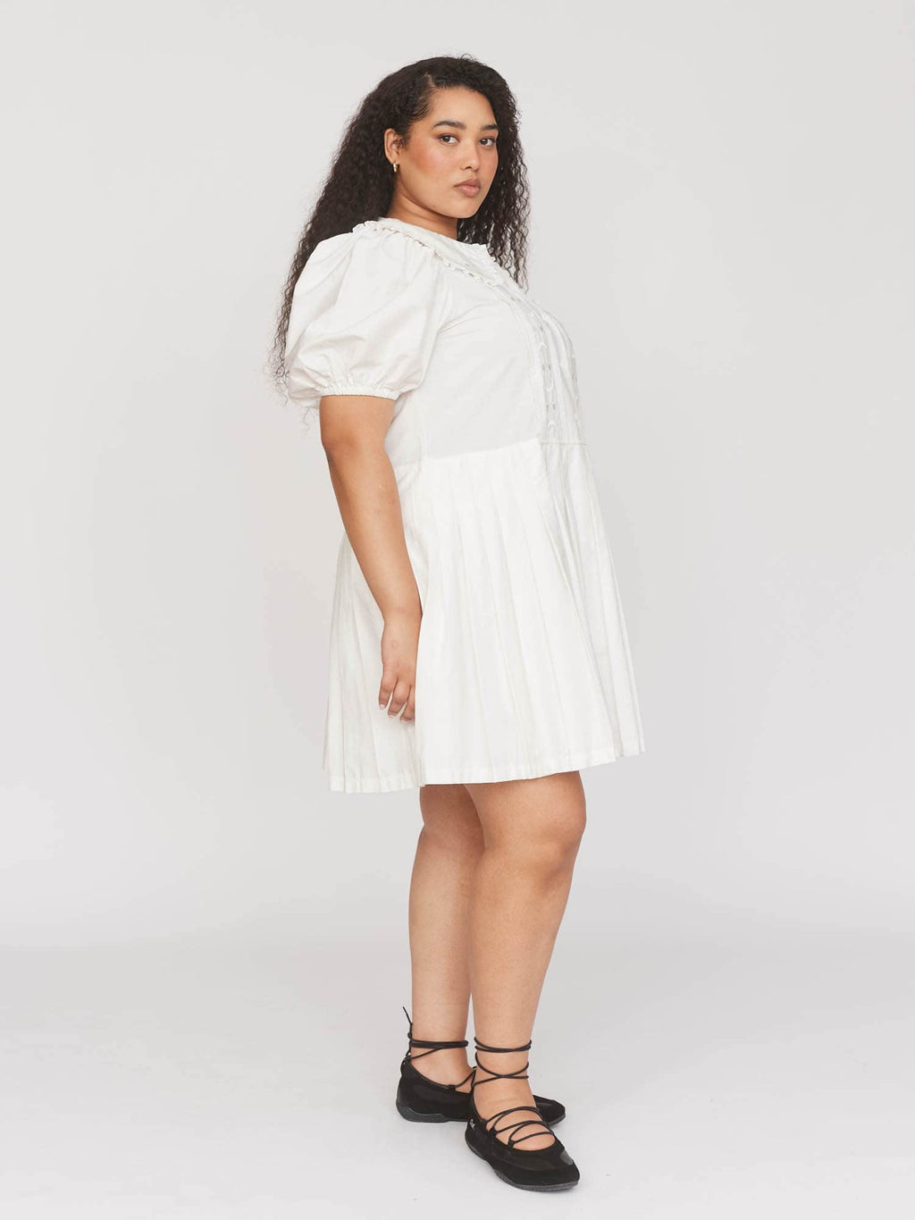 model:Zaynab wears size XXL and is 5’8”