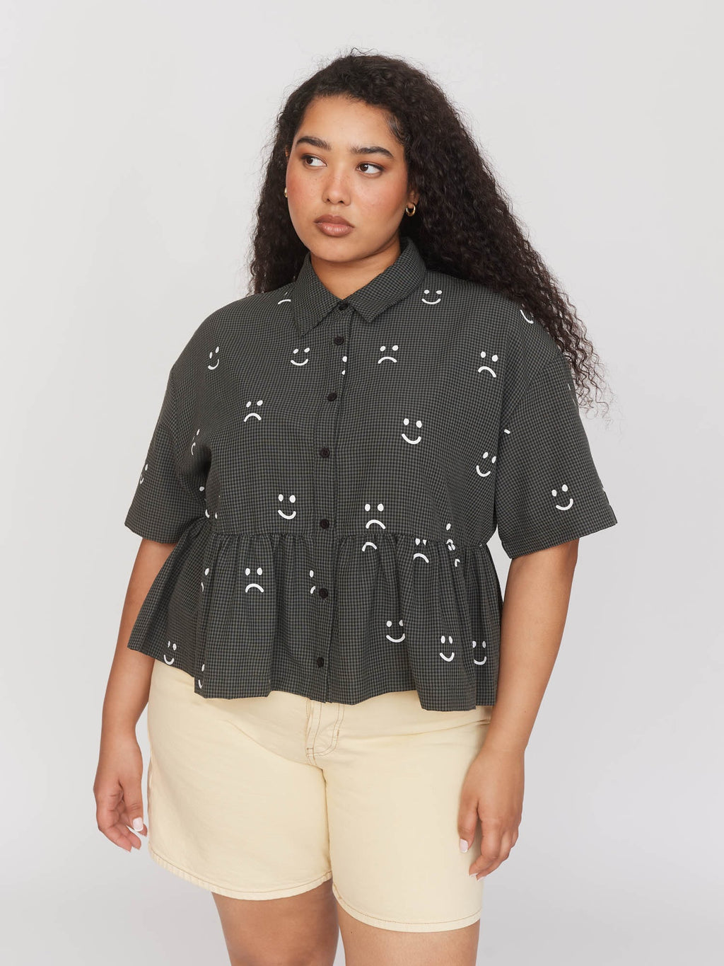 model:Zaynab wears size 18 and is 5’8”