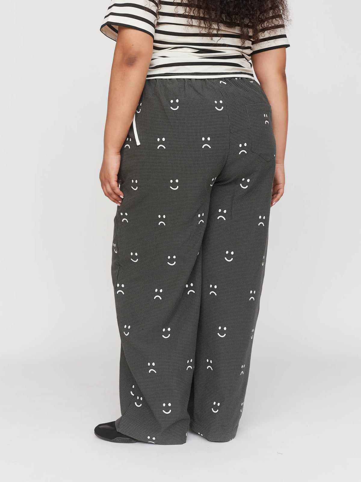 model:Zaynab wears size XXL and is 5’8”
