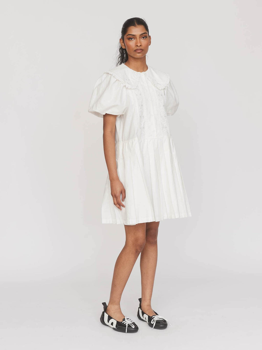 model:Kerethika wears size S and is 5’ 7”