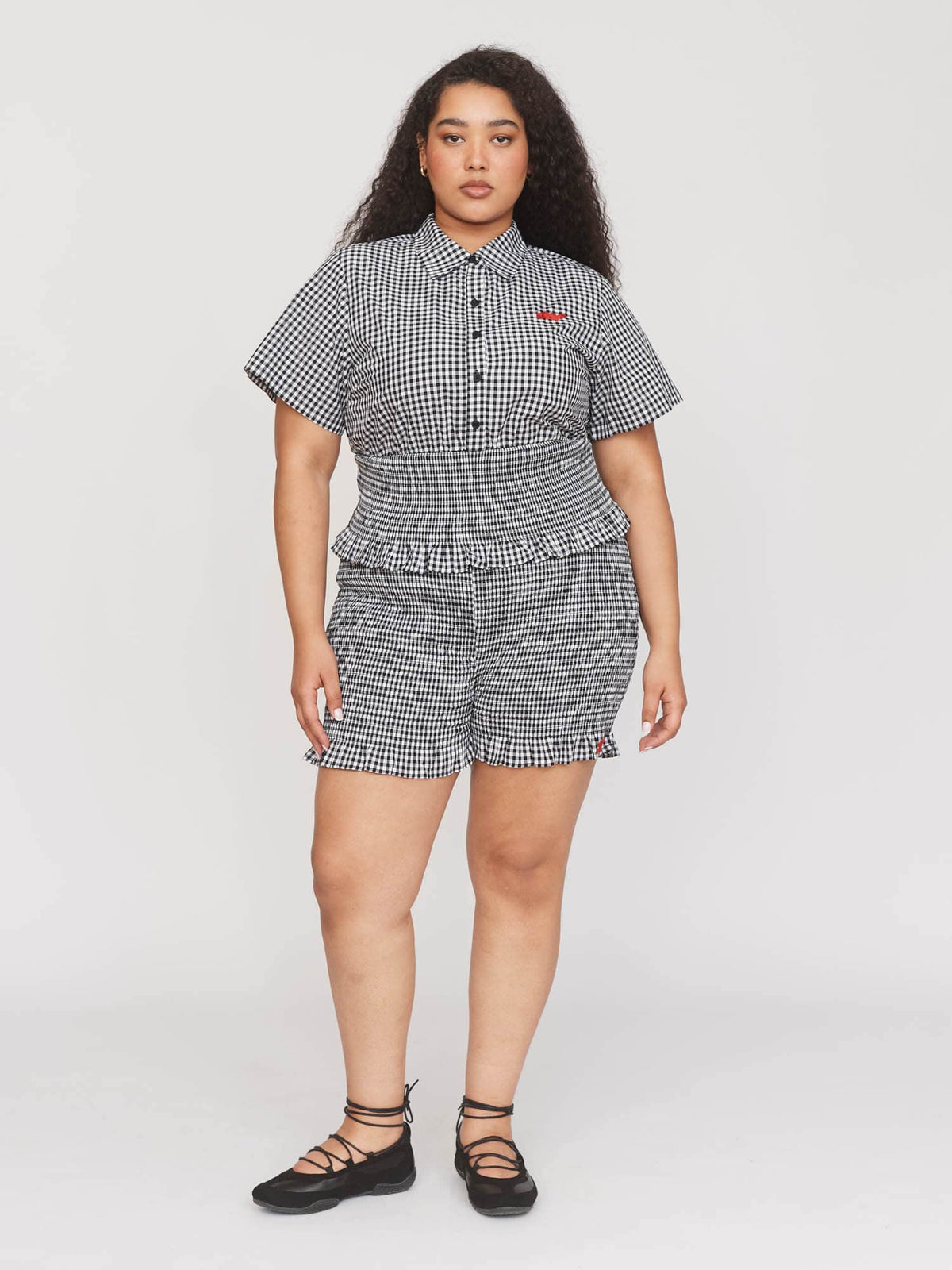 model:Zaynab wears size 18 and is 5’8”