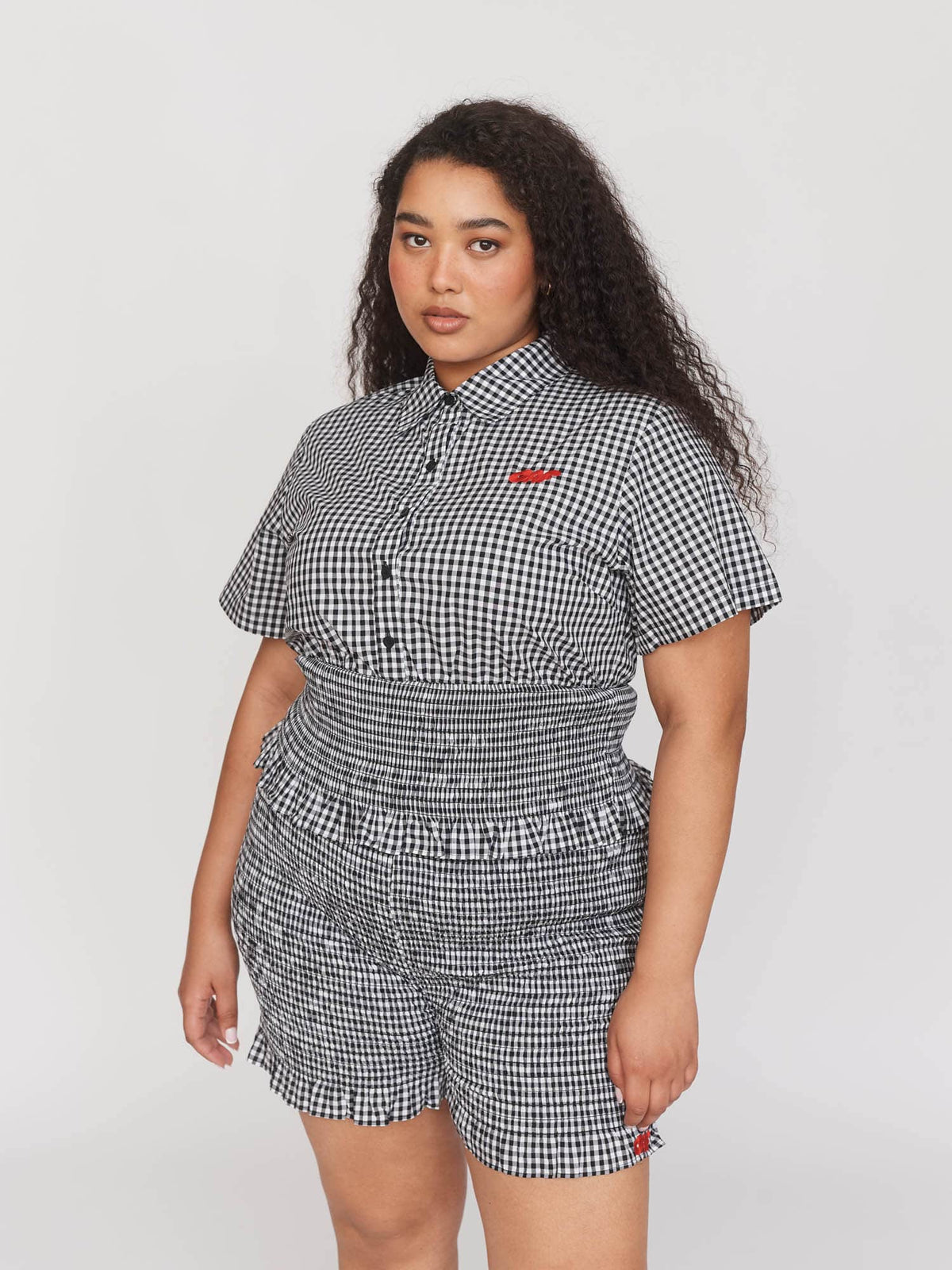 collection-curve, model:Zaynab wears size 18 and is 5’8”