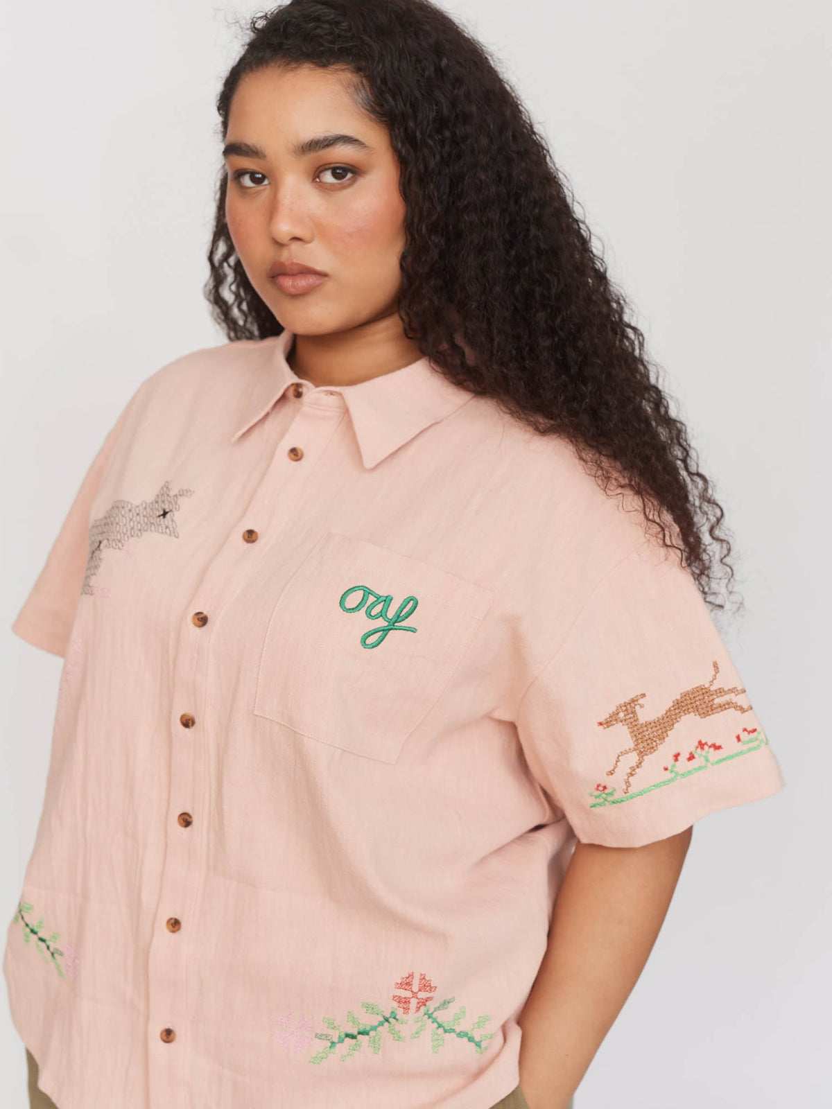 model:Zaynab wears size XXL and is 5’8”