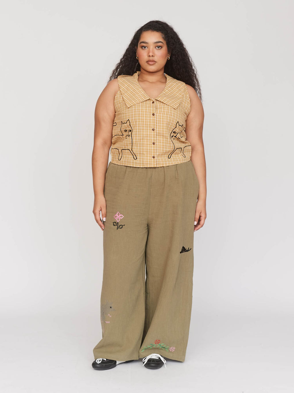 collection-curve, model:Zaynab wears size XXL and is 5’8”