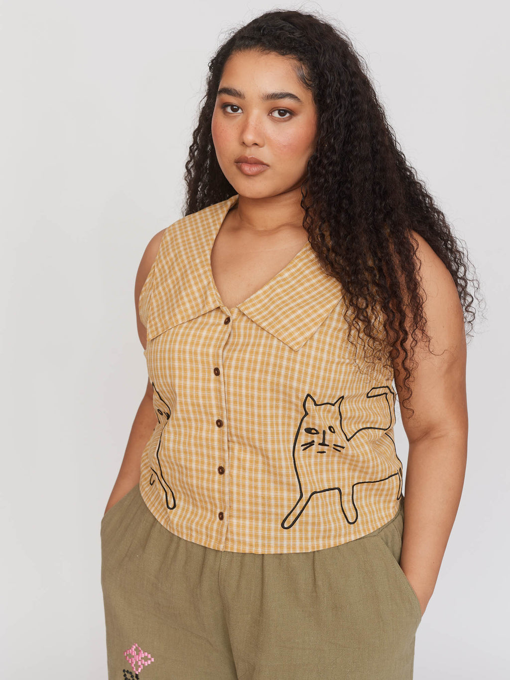 collection-curve, model:Zaynab wears size XXL and is 5’8”, collection-colour-stories