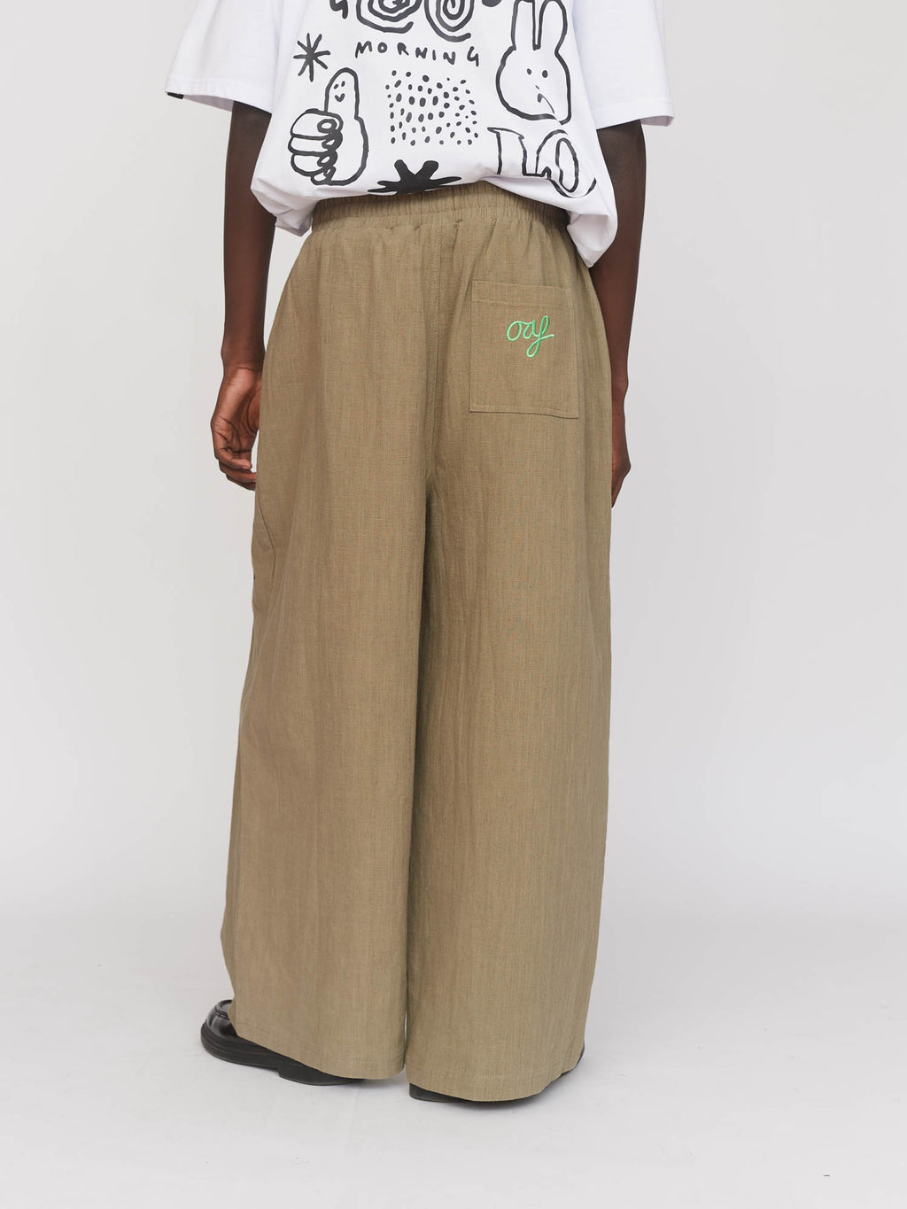 model:Elhadj wears size S and is 6’1”