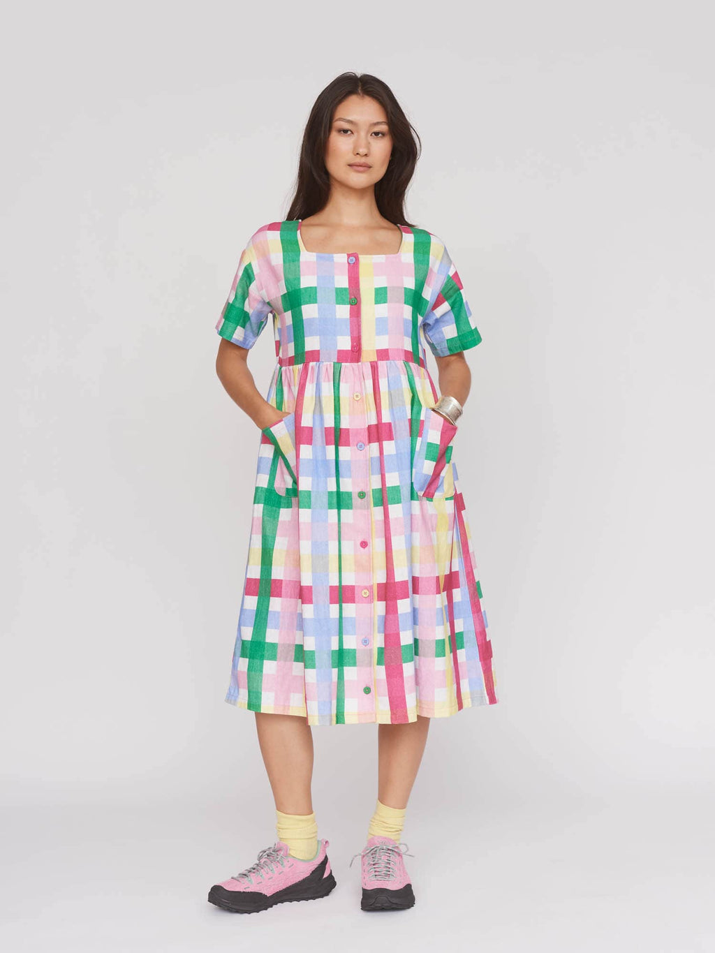 Collection-women-landing, collection-women-new-in-1, collection-womens-dresses, collection-summer-shop, model:Aira wears size S and is 5’9”
