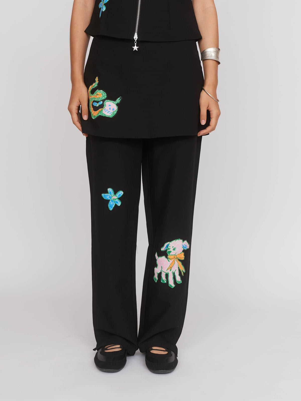 Collection-women-landing, collection-women-new-in-1, collection-womens-trousers, model:Aira wears size 8 and is 5’9”