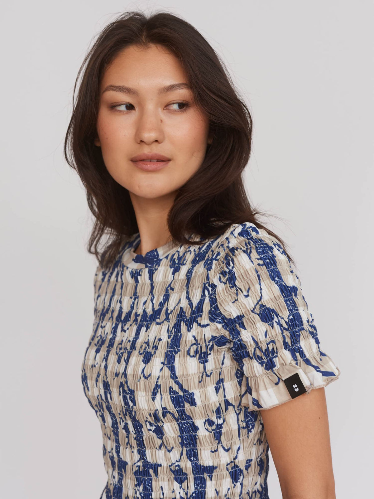 model:Aira wears size S and is 5’9”