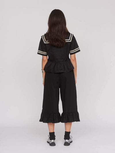 model:Aira wears size S and is 5’9”