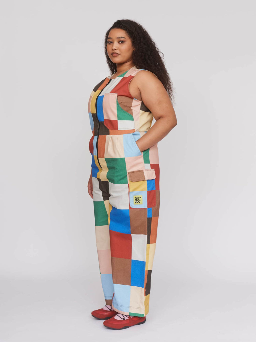 model:Zaynab wears size 18 and is 5’8”