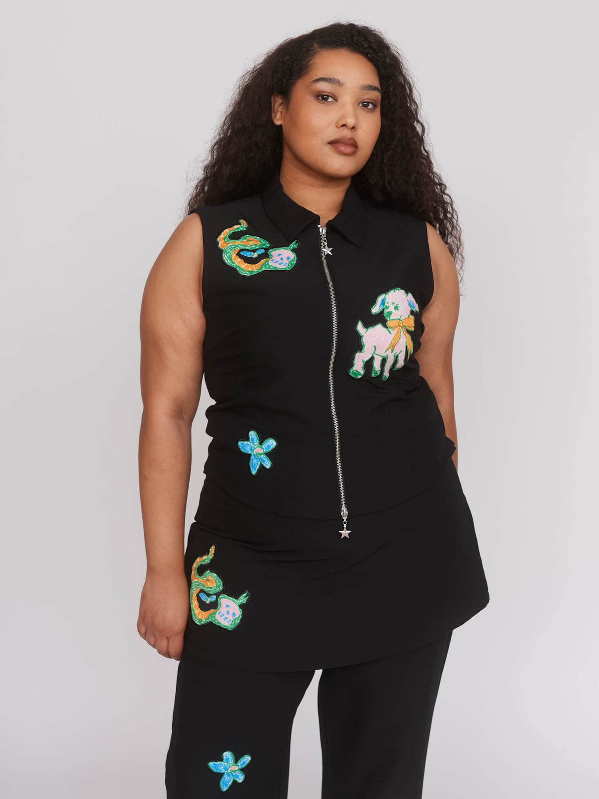 collection-curve, model:Zaynab wears size 18 and is 5’8”