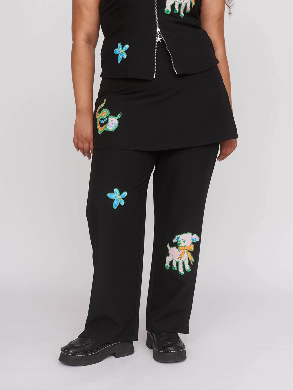 collection-curve, model:Zaynab wears size 18 and is 5’8”