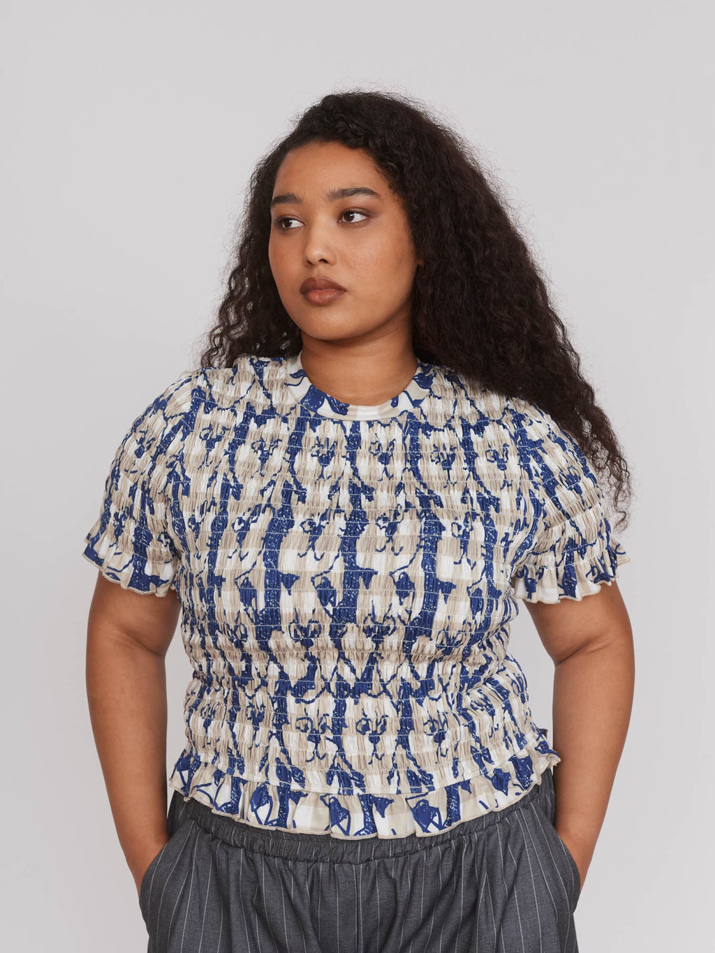 collection-curve, model:Zaynab wears size XXL and is 5’8”