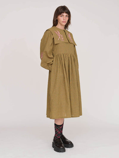 model:Molly wears size S and is 5’ 7”