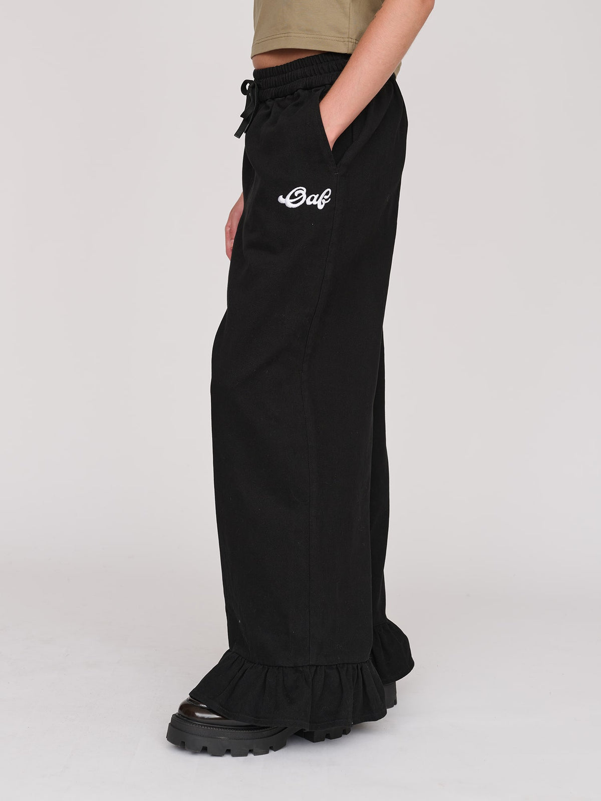 model:Molly wears size S and is 5’ 7”