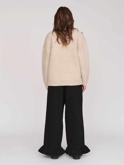 model:Molly wears size S and is 5’ 7”