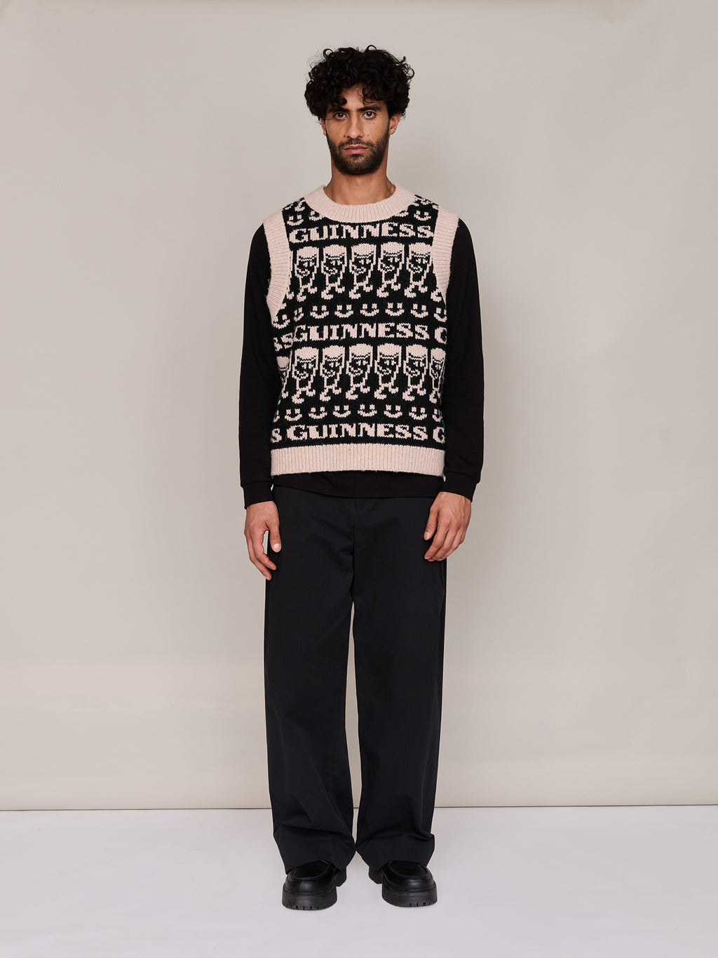 model:Ali wears size and is 6’1”