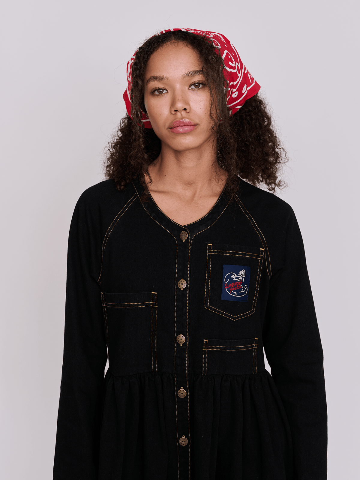 model:Florence wears size S and is 5’6”