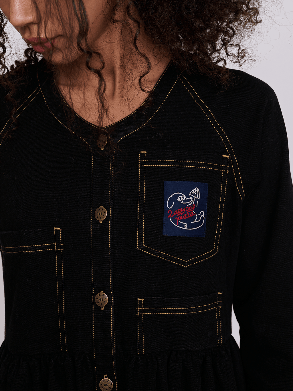 model:Florence wears size S and is 5’6”