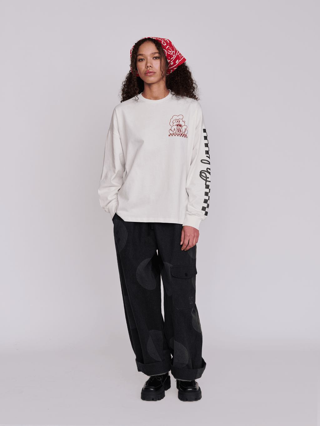 model:Florence wears size S and is 5’6”