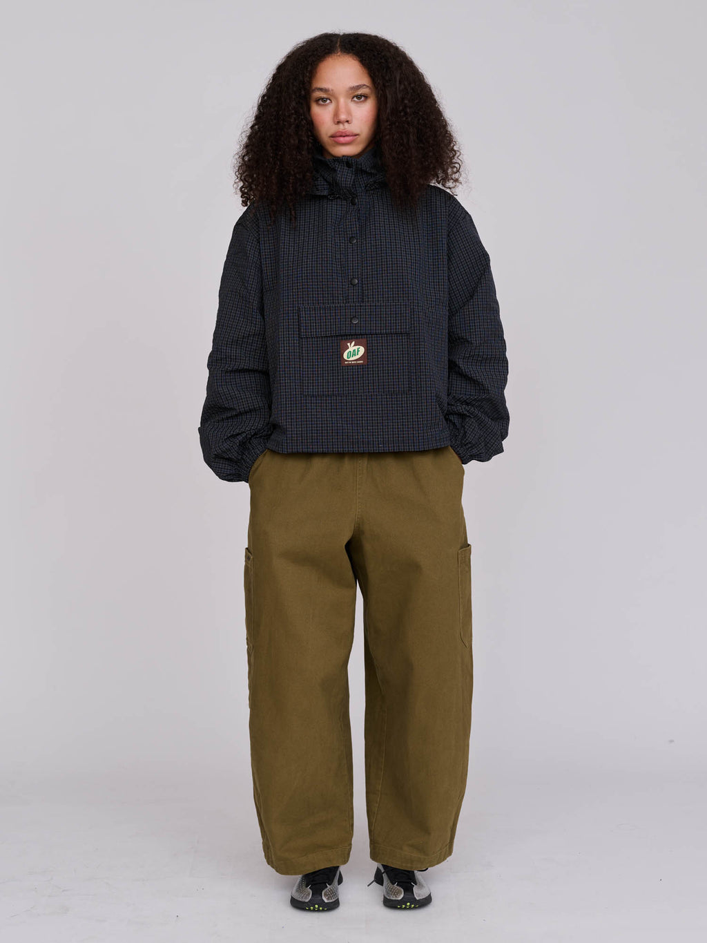 model:Florence wears size S and is 5’6”