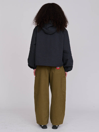 model:Florence wears size S and is 5’6”