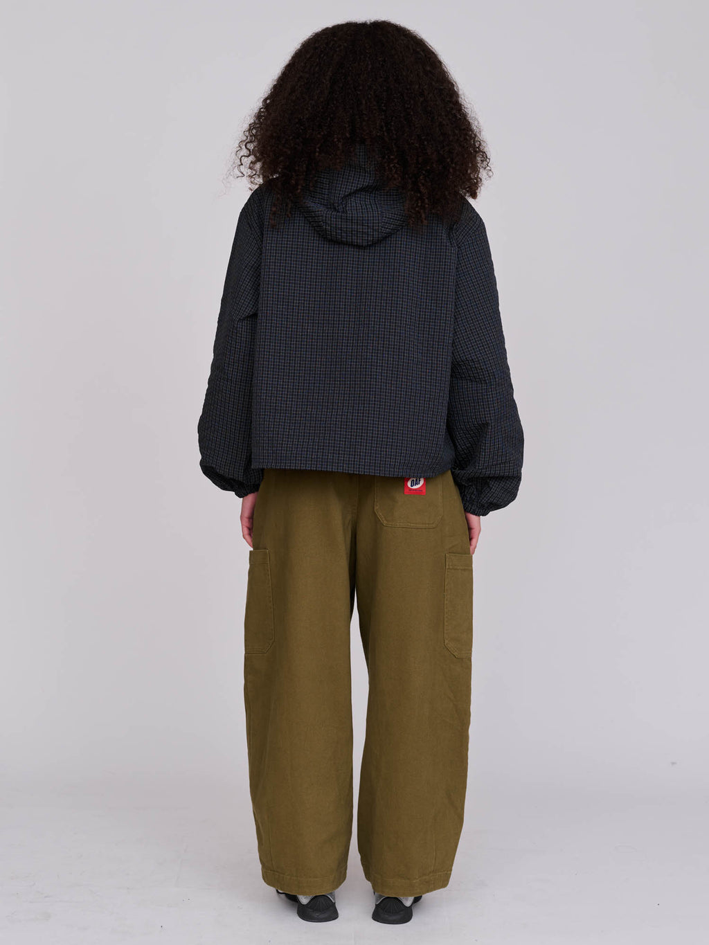 model:Florence wears size S and is 5’6”