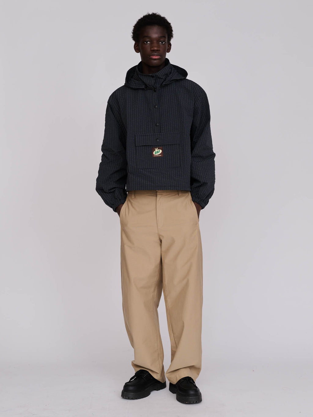 model:Elhadj wears size S and is 6’1”