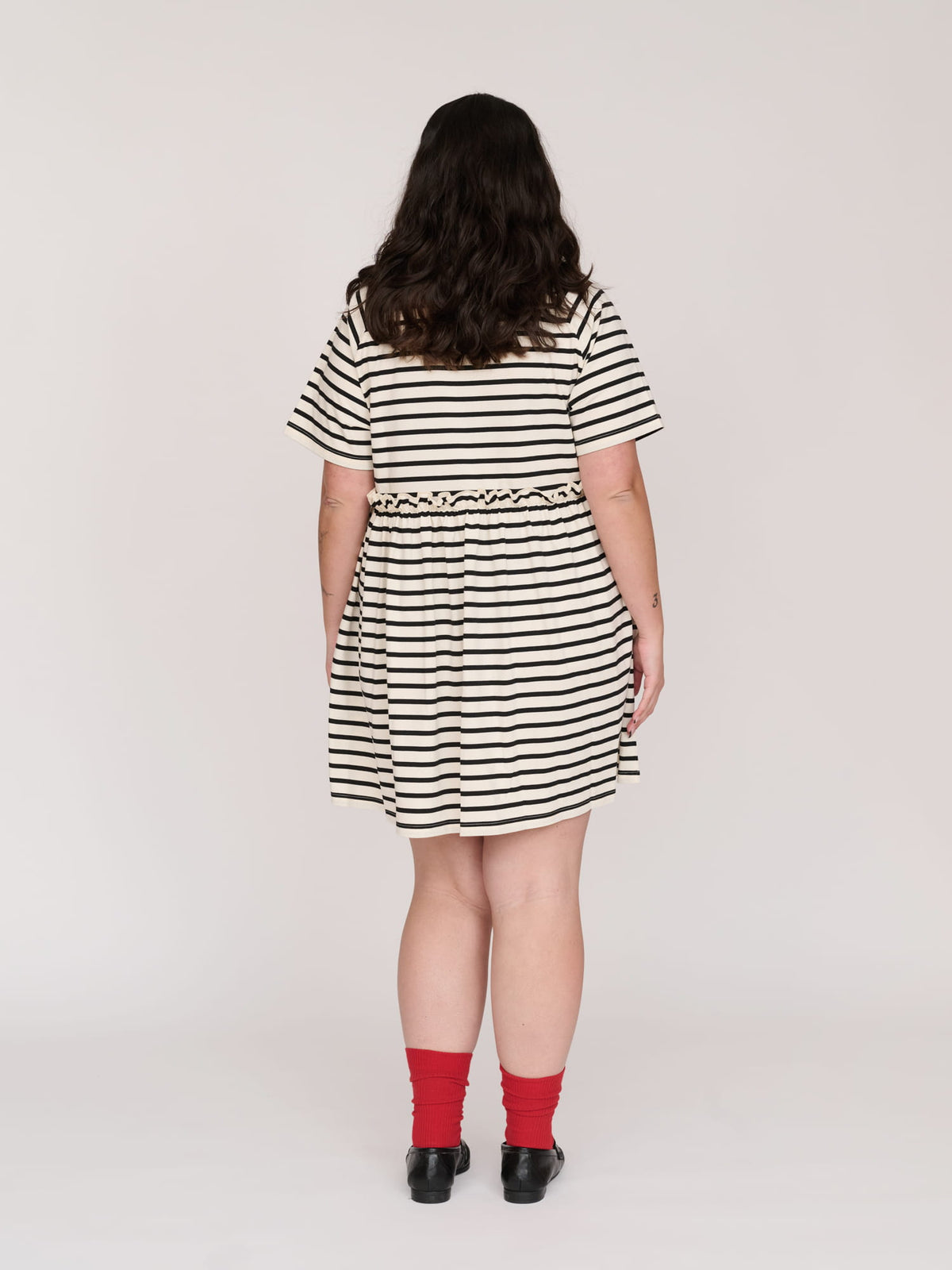 model:Bella wears size XXL and is 5’10”