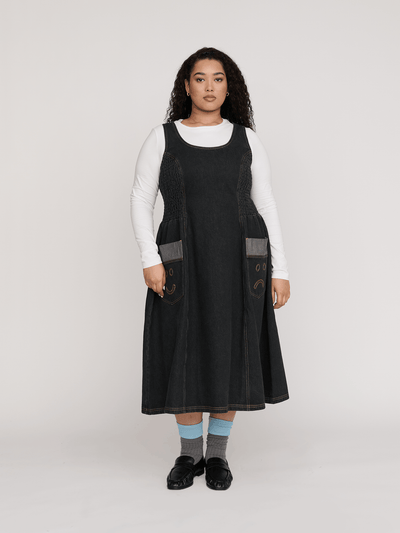 model:Zaynab wears size XXL and is 5’8”