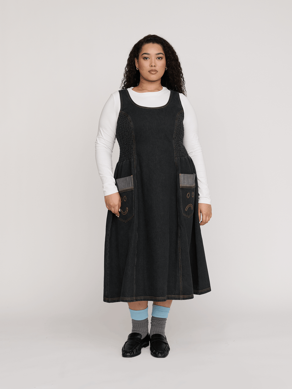 model:Zaynab wears size XXL and is 5’8”