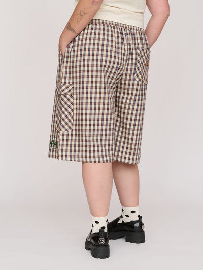 model:Bella wears size XXL and is 5’10”