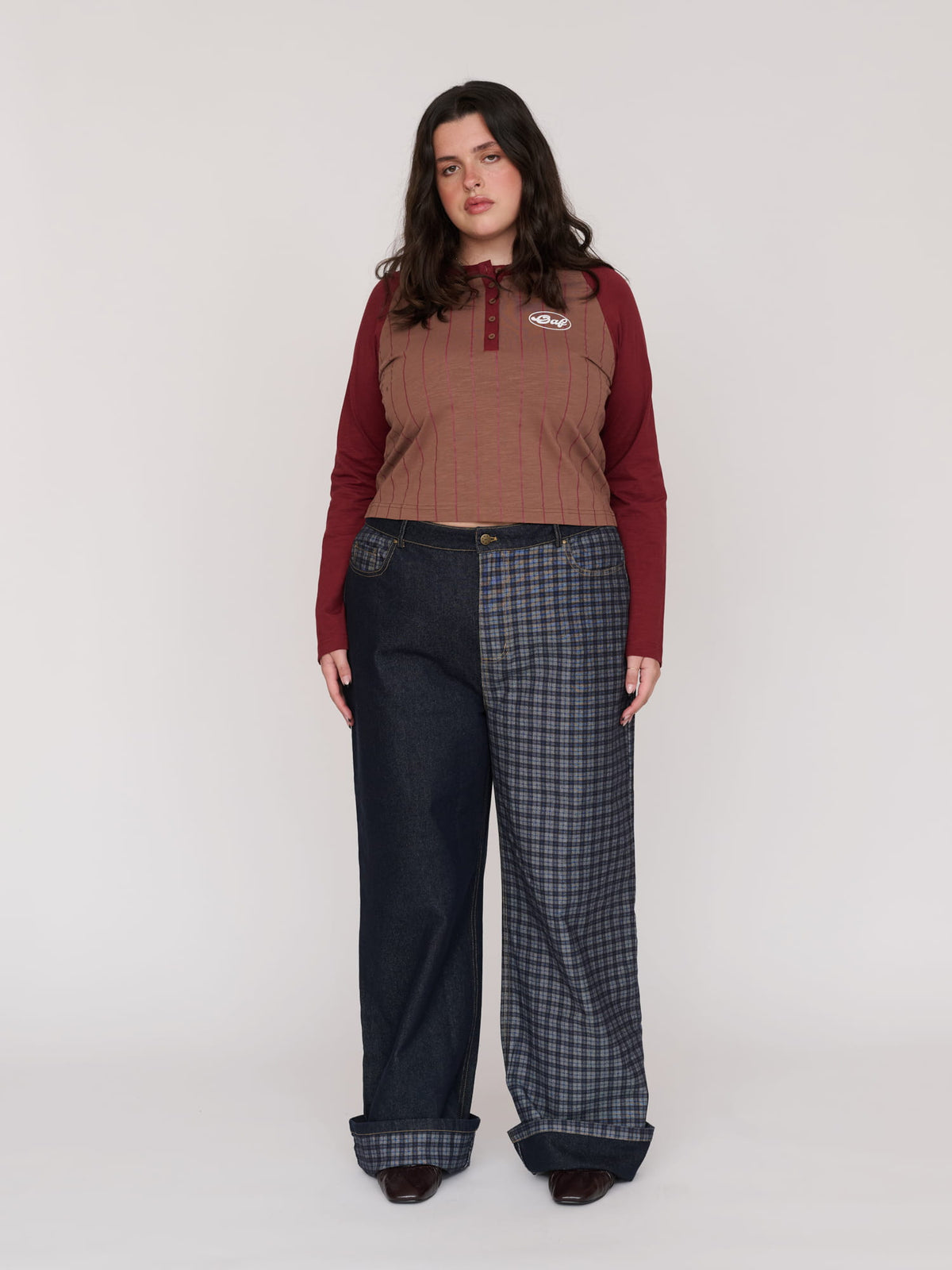 model:Bella wears size XXL and is 5’10”