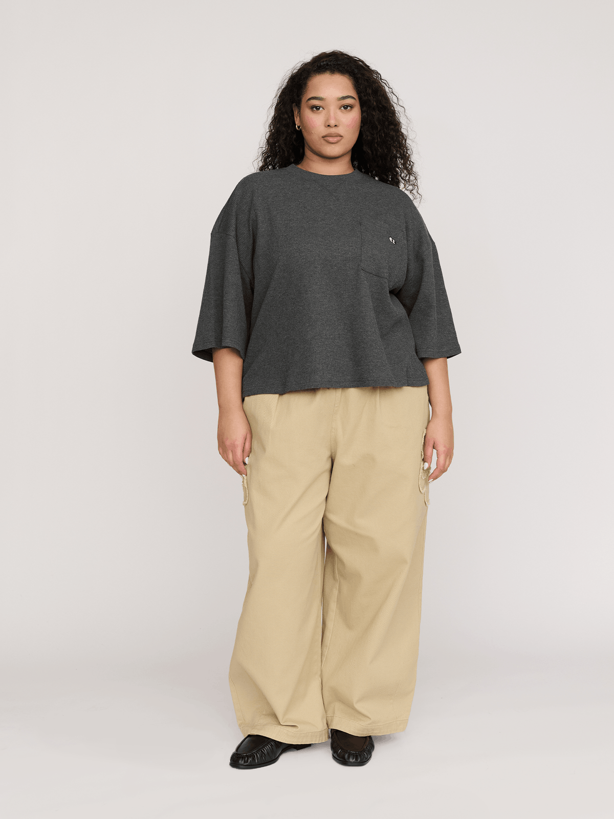 model:Zaynab wears size XXL and is 5’8”