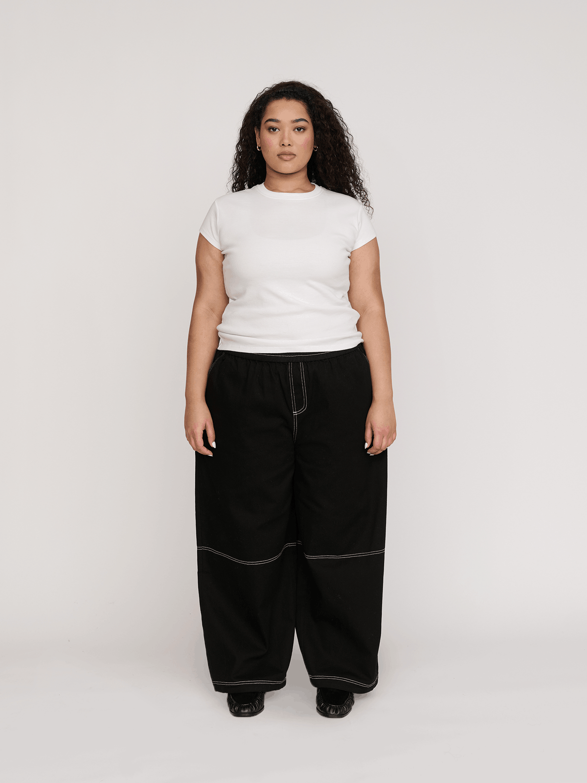 model:Zaynab wears size XXL and is 5’8”